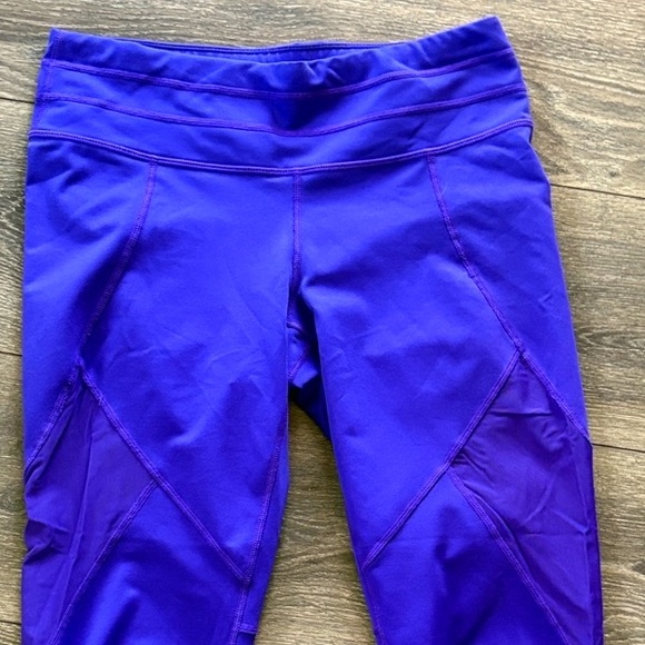 Athleta Mesh Sonar Capri - Picture 4 of 11